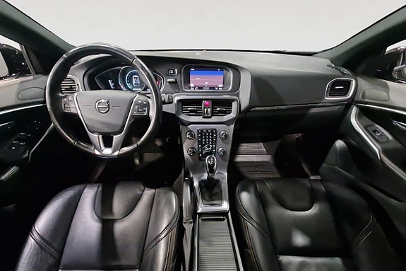 Volvo V40 Cross Country 11 of 17