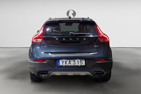 Volvo V40 Cross Country 6 of 17
