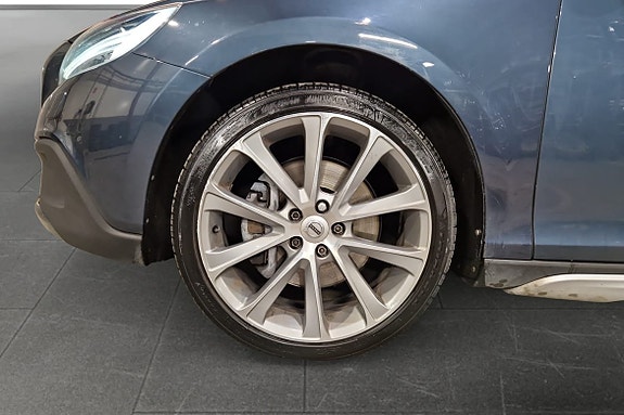 Volvo V40 Cross Country 16 of 17
