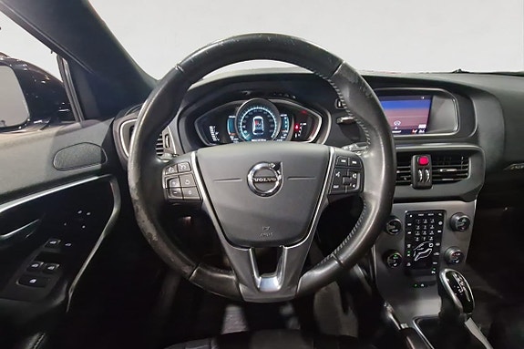 Volvo V40 Cross Country 13 of 17