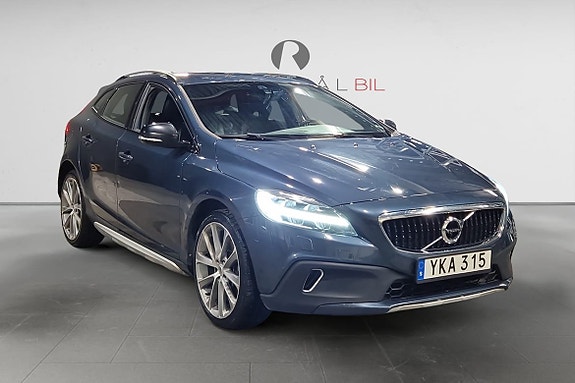Volvo V40 Cross Country 9 of 17