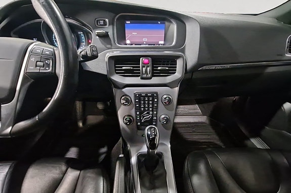 Volvo V40 Cross Country 12 of 17
