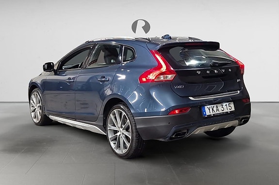 Volvo V40 Cross Country 5 of 5