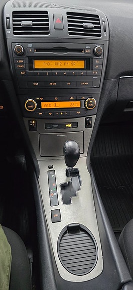 Toyota Avensis 11 of 19