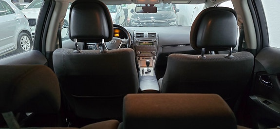 Toyota Avensis 16 of 19