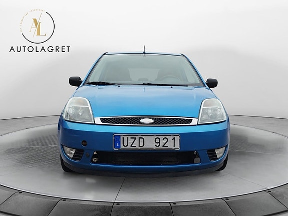 Ford Fiesta 2 of 5
