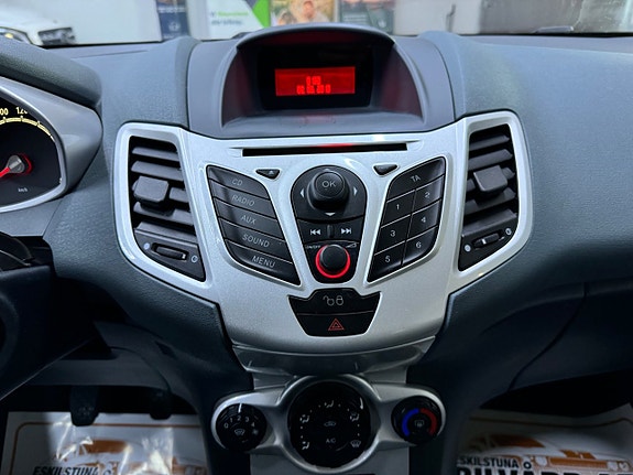 Ford Fiesta 11 of 16