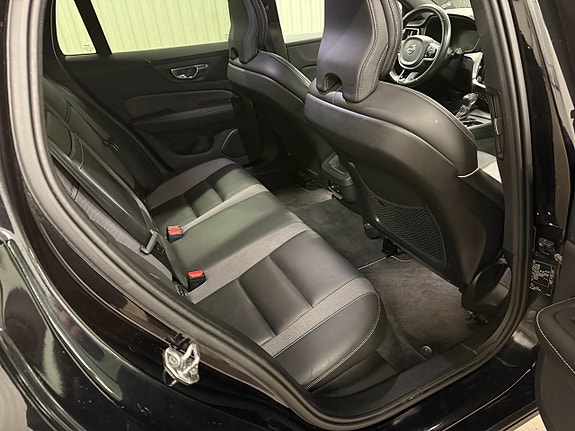 Volvo V60 8 of 27
