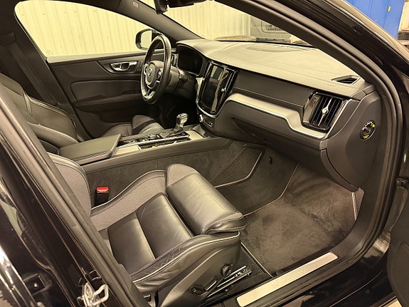 Volvo V60 9 of 27