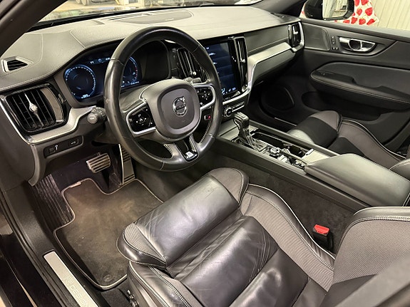 Volvo V60 12 of 27