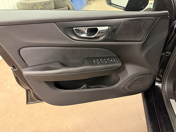 Volvo V60 11 of 27