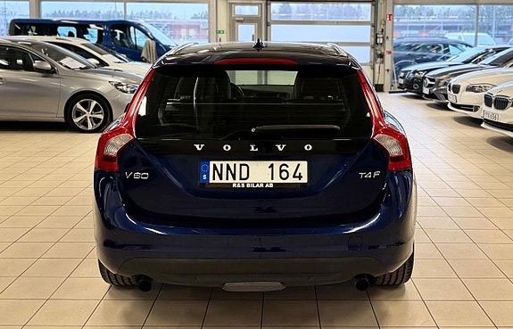 Volvo V60 5 of 16