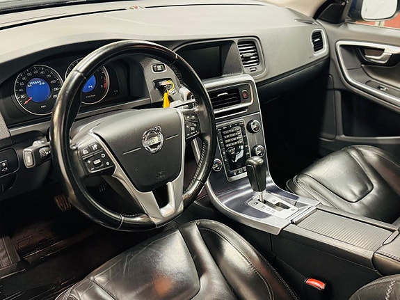 Volvo V60 8 of 16