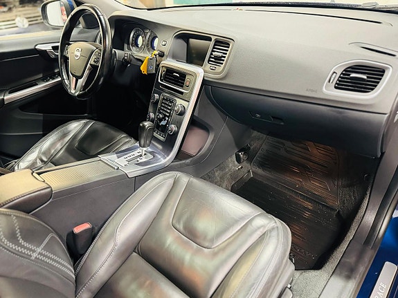 Volvo V60 9 of 16
