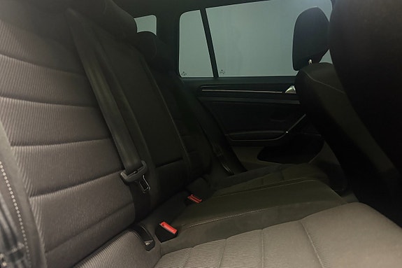 Volkswagen Golf - 11