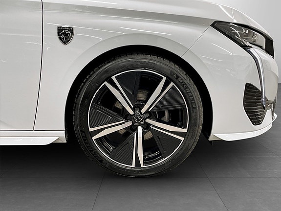 Peugeot 308 15 of 16