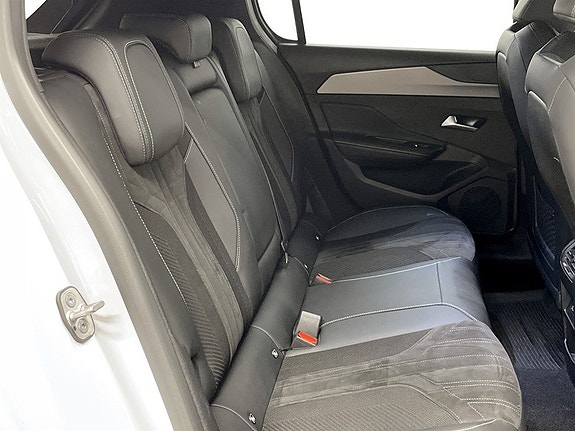 Peugeot 308 12 of 16