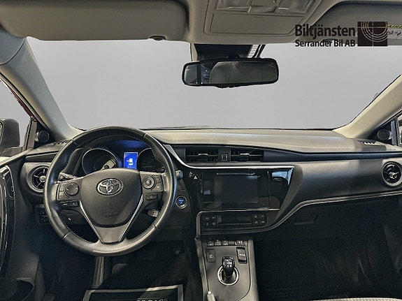 Toyota Auris 7 of 14