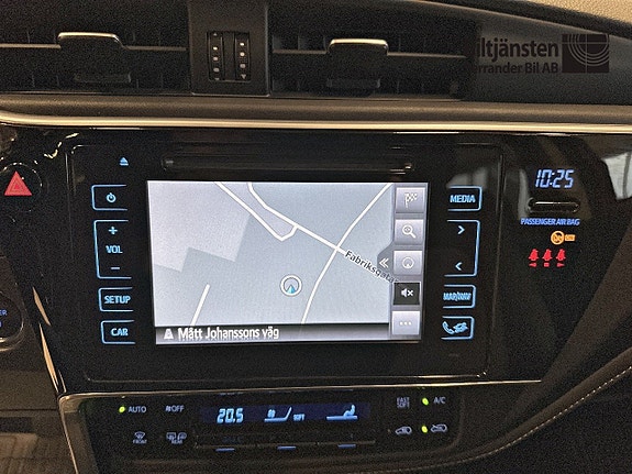 Toyota Auris 11 of 14