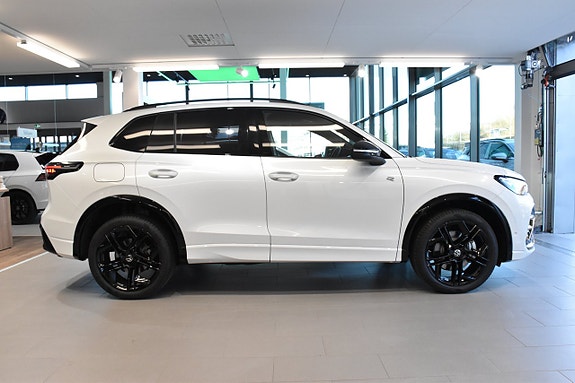 Volkswagen Tiguan 4 of 18