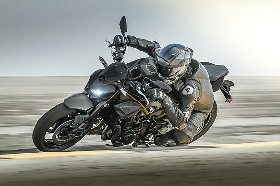 Kawasaki Z900 35kW 6 of 13