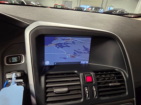 Volvo XC60 13 of 15
