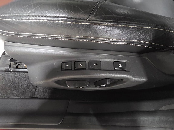Volvo XC60 9 of 15