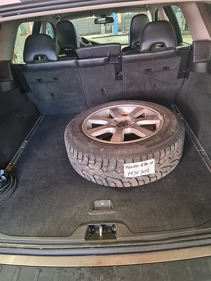 Volvo V70 4 of 5