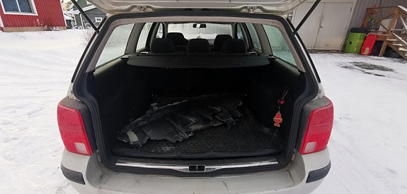 Volkswagen Passat 9 of 13