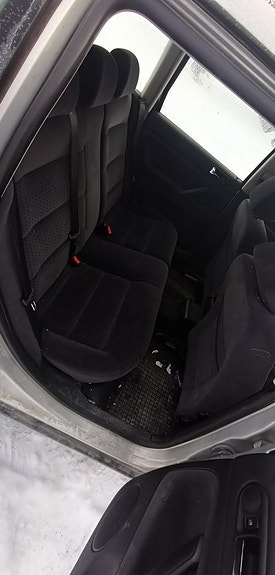 Volkswagen Passat 11 of 13