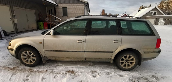 Volkswagen Passat 3 of 13