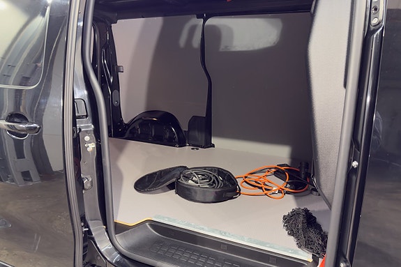 Peugeot e-Expert 7 of 21