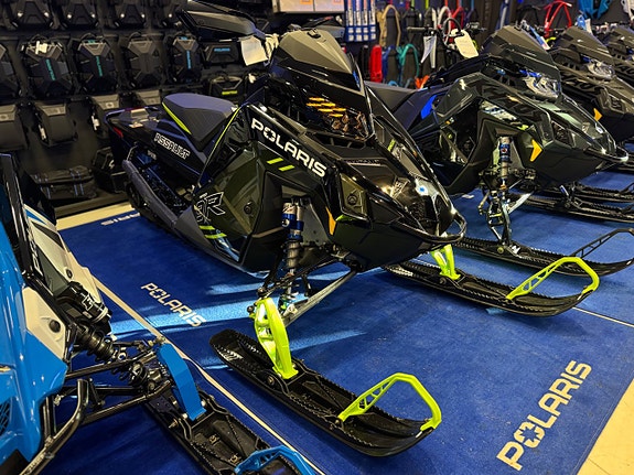 Polaris 9R ASSAULT 146 ESCAPE 7S - 26 4 of 7