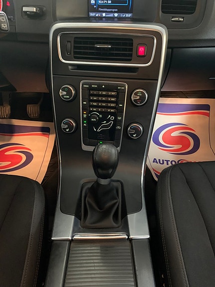Volvo V60 13 of 27