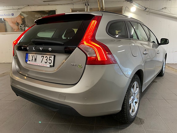 Volvo V60 10 of 27