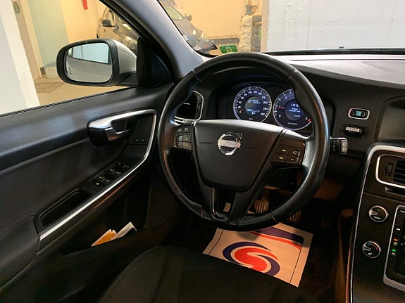 Volvo V60 15 of 27