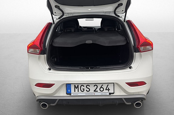 Volvo V40 20 of 20