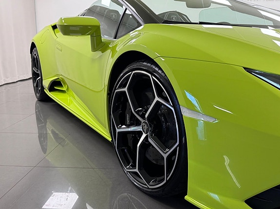 Lamborghini Huracan 13 of 24
