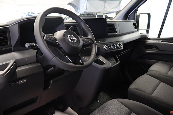Nissan Interstar 8 of 16