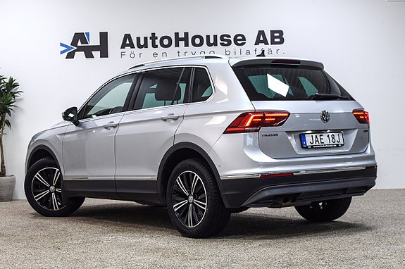 Volkswagen Tiguan 2 of 5