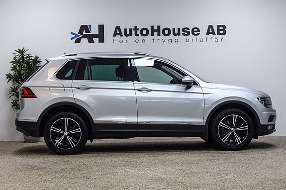 Volkswagen Tiguan 3 of 5