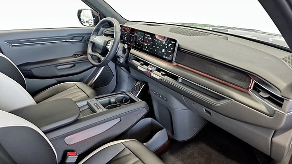 Kia EV9 7 of 12