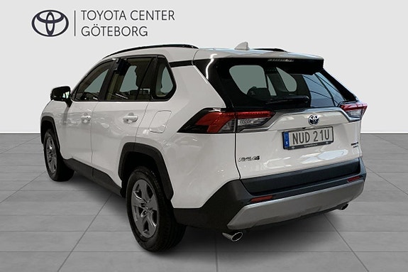 Toyota RAV4 4 of 5