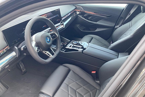 BMW i5 12 of 21