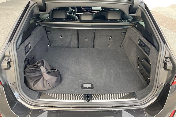 BMW i5 10 of 21