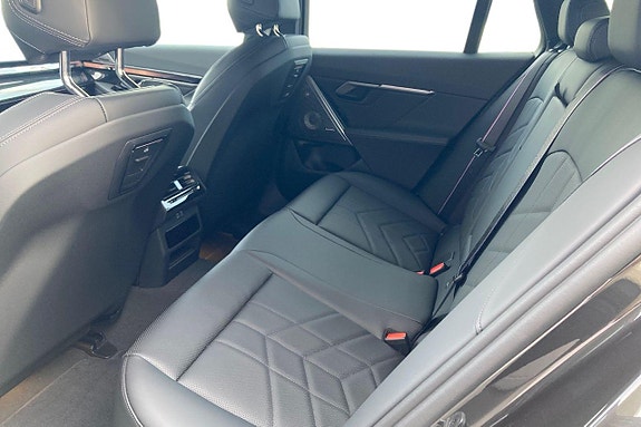 BMW i5 11 of 21