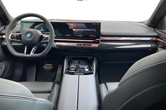 BMW i5 8 of 21