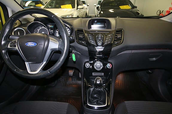 Ford Fiesta 12 of 19