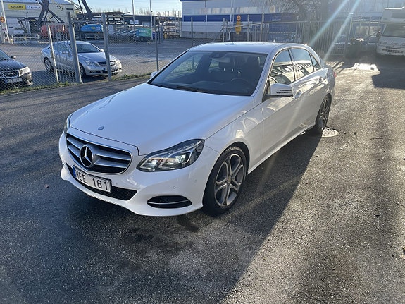Mercedes-Benz E220 4 of 11