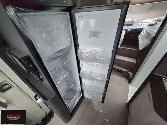 Adria Coral SUPREME 670 SL 8 of 11
